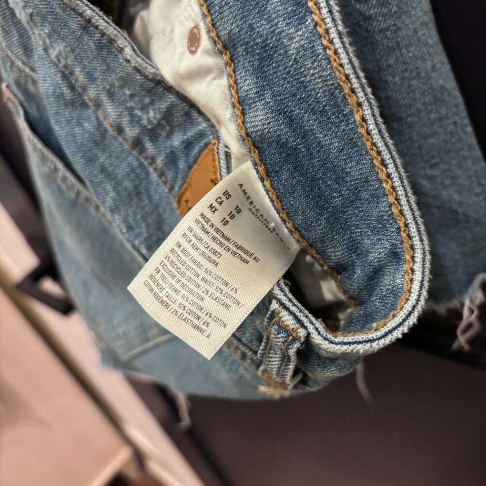 American Eagle Outfitters Blue Jean Shorts - Picture 4 of 4